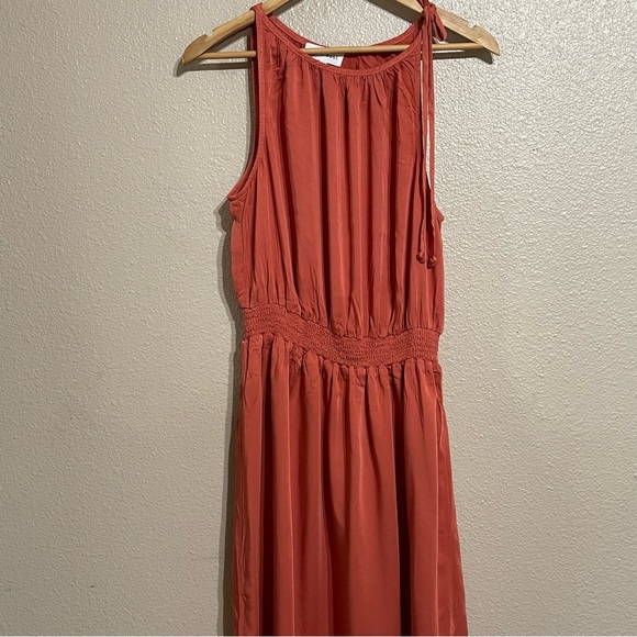 Bella Dahl SANTORINI SMOCKED WAIST MIDI DRESS - Picture 3 of 12
